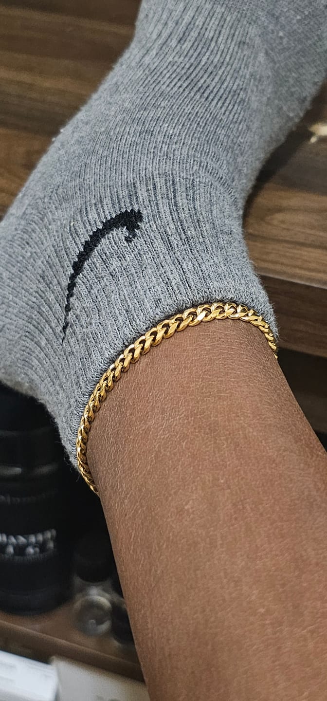 Customer photo review of Cuban Link Anklet