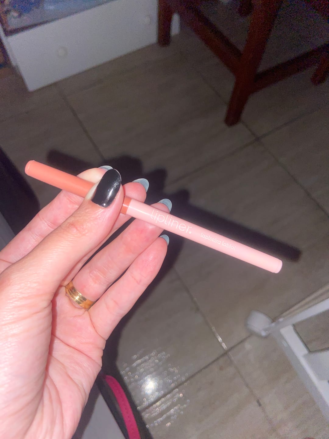 Customer photo review of Lapiseira Labial - Lipliner