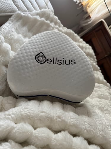 Customer photo review of Cellsius Orthopädisches Kniekissen - Das Geheimnis eines schmerzfreien Schlafs