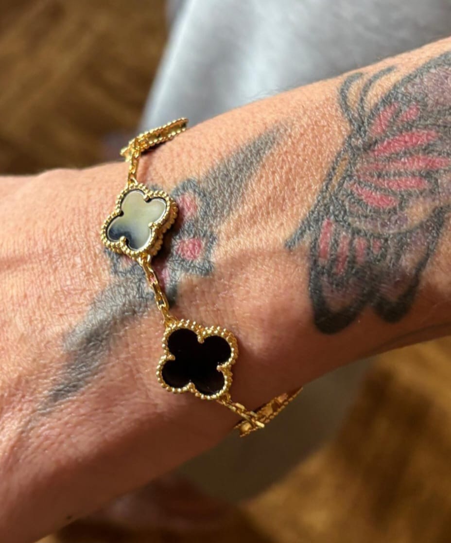 Customer photo review of Four clover Armband