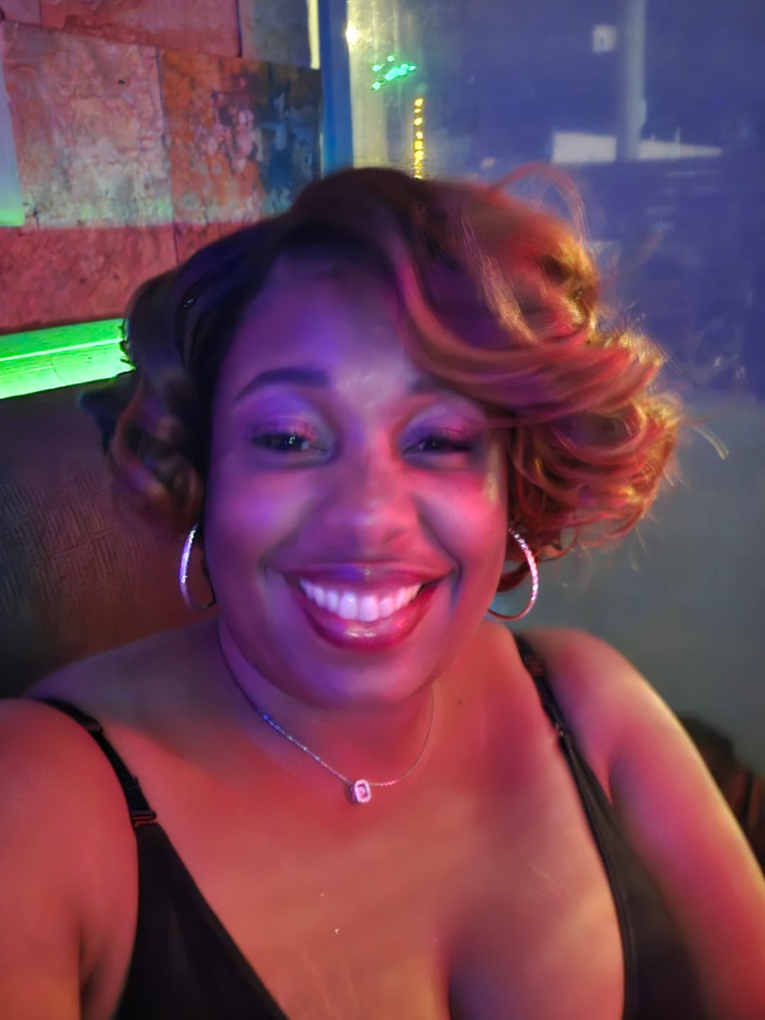 Customer photo review of Melted Hairline By Outre Glueless HD Lace Front Wig - AYDA