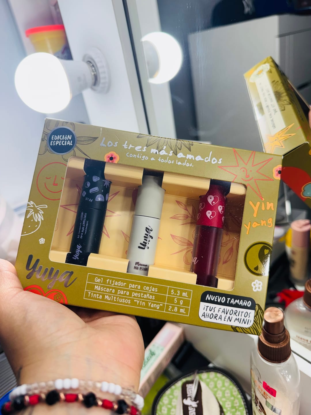 Customer photo review of Set edición especial versión mini: Máscara de pestañas 10 aceites naturales negra + gel de cejas + Tinta Yin Yang