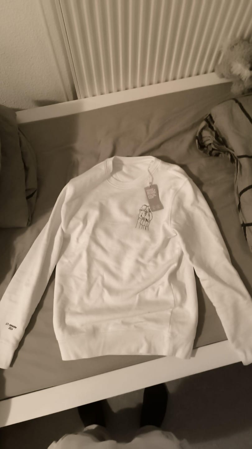 Customer photo review of Personnalise ton sweat à col rond brodé