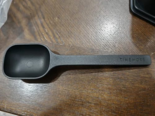 Customer photo review of Cuchara de café TIMEMORE que sostiene aproximadamente 10 g, cuchara de todos los niveles, construcción de plástico duradera, apta para lavavajillas, 17 cm