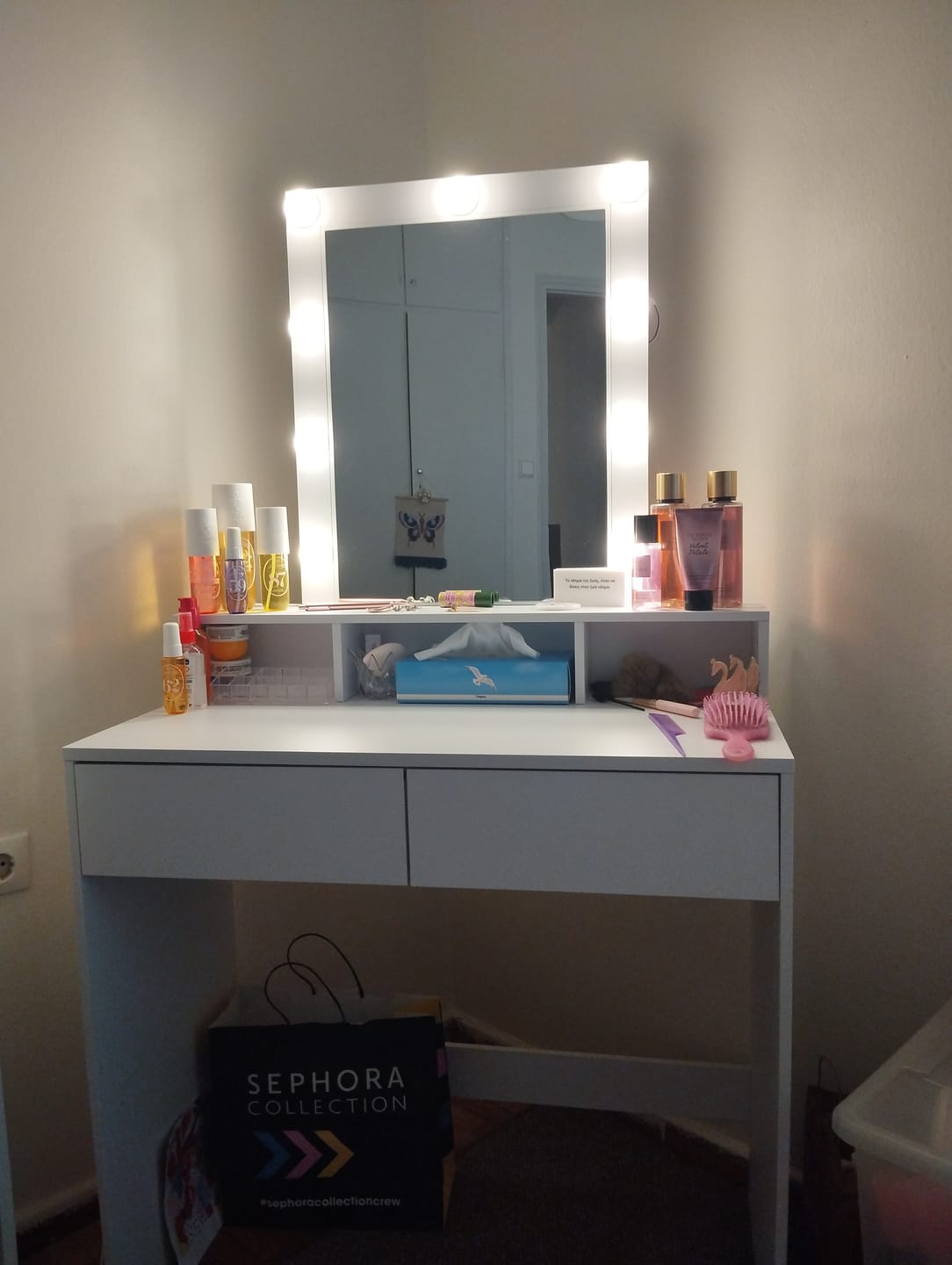 Customer photo review of Τραπέζι Μπουντουάρ Μακιγιάζ Μεικαπ Τουαλέτας Κρεβατοκάμαρας Καθρέφτης Λευκό με Φωτισμό LED Ρυθμιζόμενη Φωτεινότητα RD-T114W01