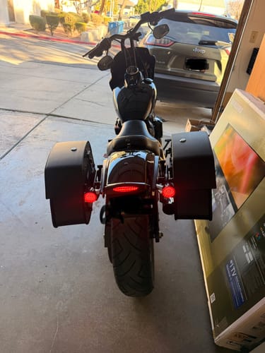 Customer photo review of 28L - Panzer Medium Quick-Mount Harley Softail Fat Bob FXFB/S Leather Saddlebags