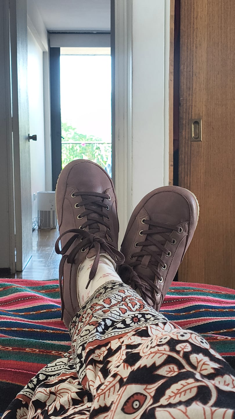 Customer photo review of Zapatilla A1. Café