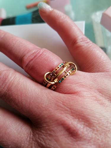 Customer photo review of Triple Multicolor Infinity Flow Ring 14K Vergoldet