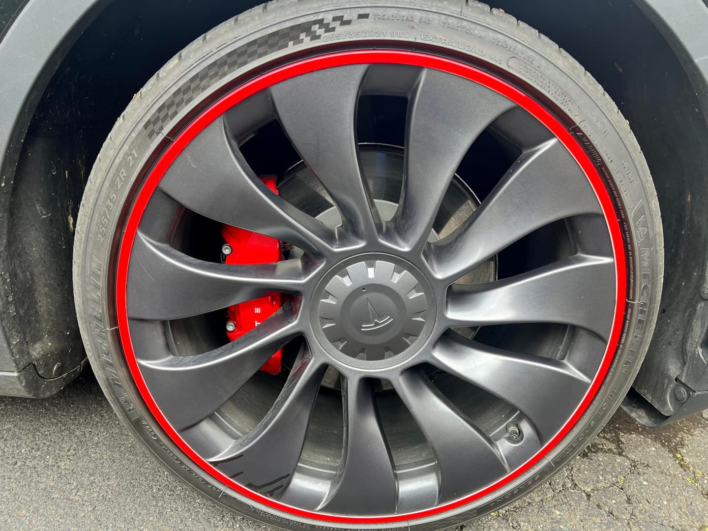 Customer photo review of Aluminum Alloy Wheel Rim Protector Rim Case for Tesla All Models (4 PCS) (2012-2025)