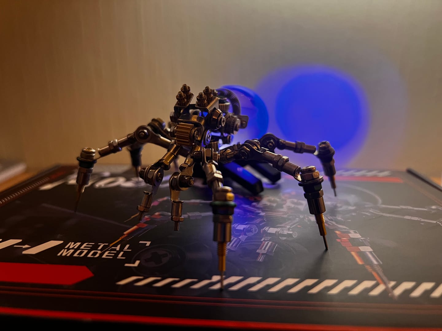 Customer photo review of Crystal Lamp Jumping Spider