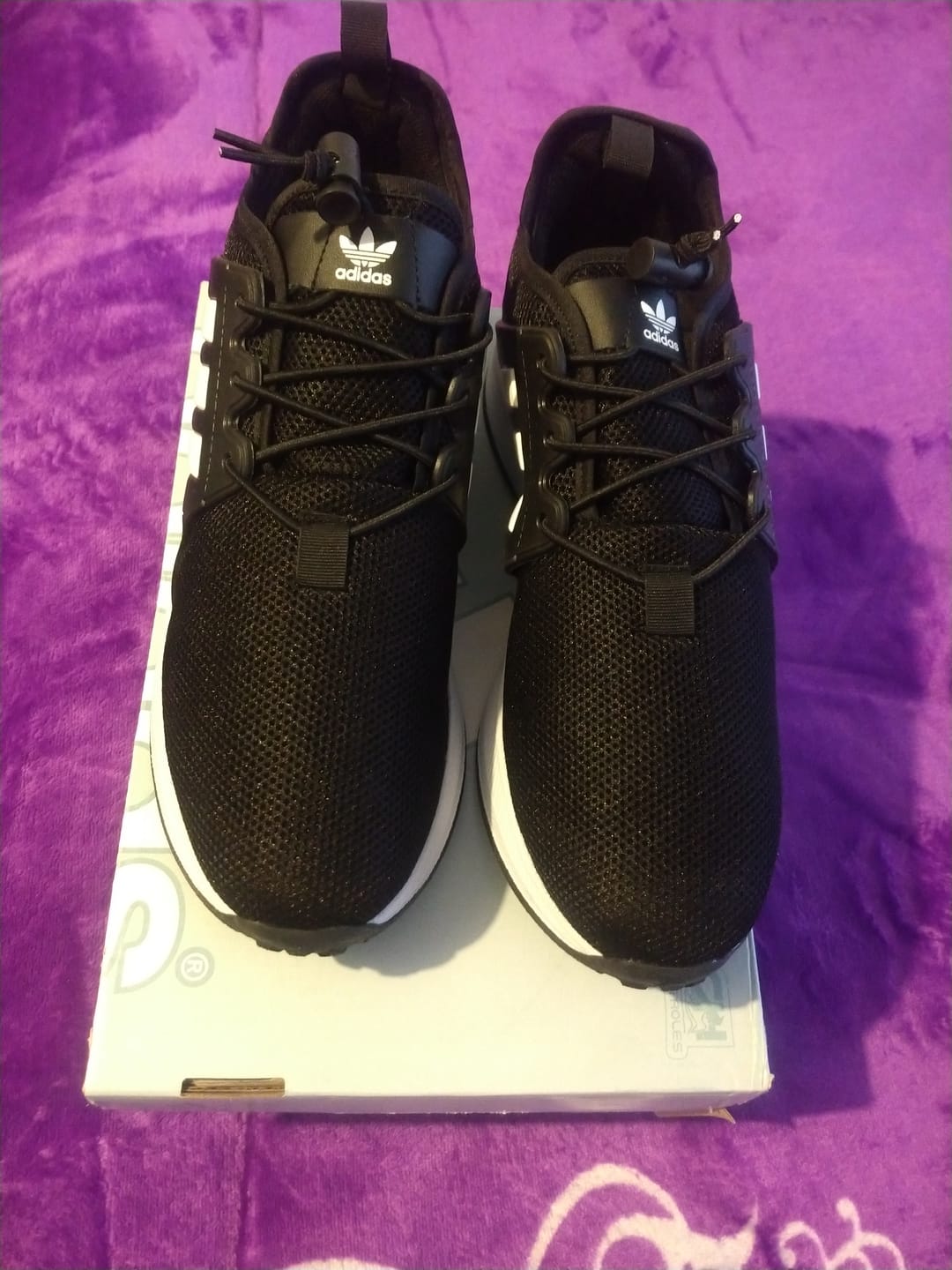 Customer photo review of Tenis 018 Negro Blanco