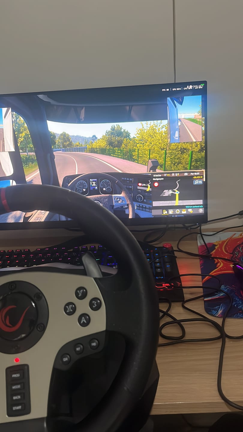 Customer photo review of Sadece PC Uyumlu - El Vitesli Pedallı Oyuncu Direksiyonu