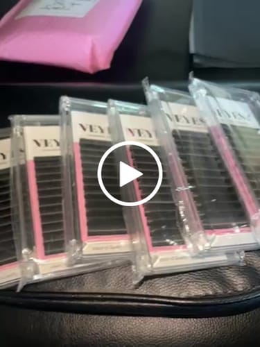 Customer video review of Cashmere Lashes - 0.05MM