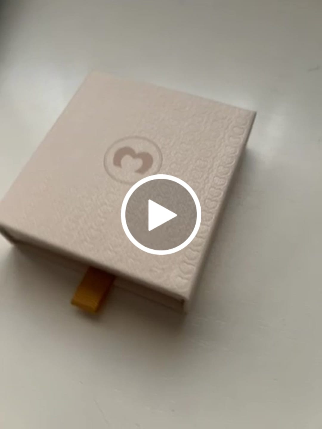 Customer video review of Cajita Joyas - Nude Beige