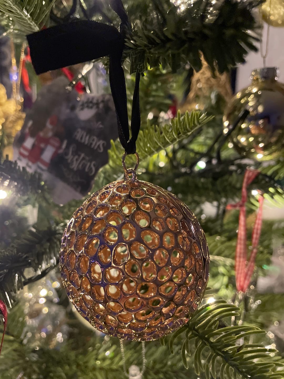 Customer photo review of Allegro Globe Bauble