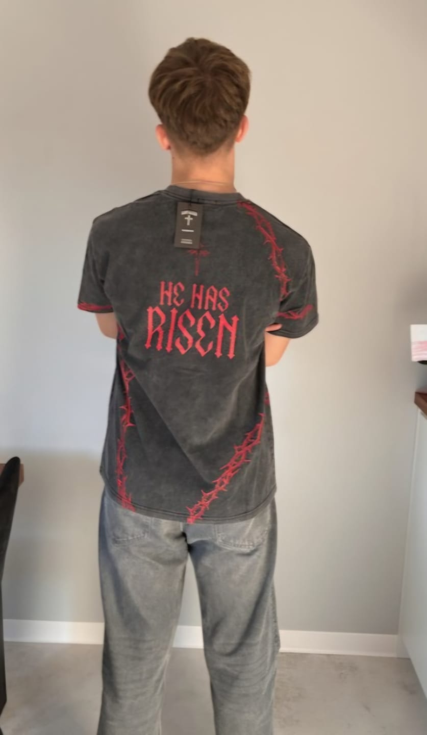 Customer photo review of Risen T-Shirt - Acid Wash