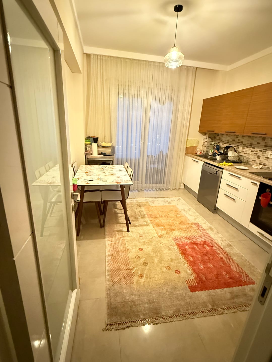 Customer photo review of Oushak Carnaval %100 Naturel Kolay Temizlenir El Emeğiyle Üretilen Tensel Modern Uşak Halısı 07 BEIG