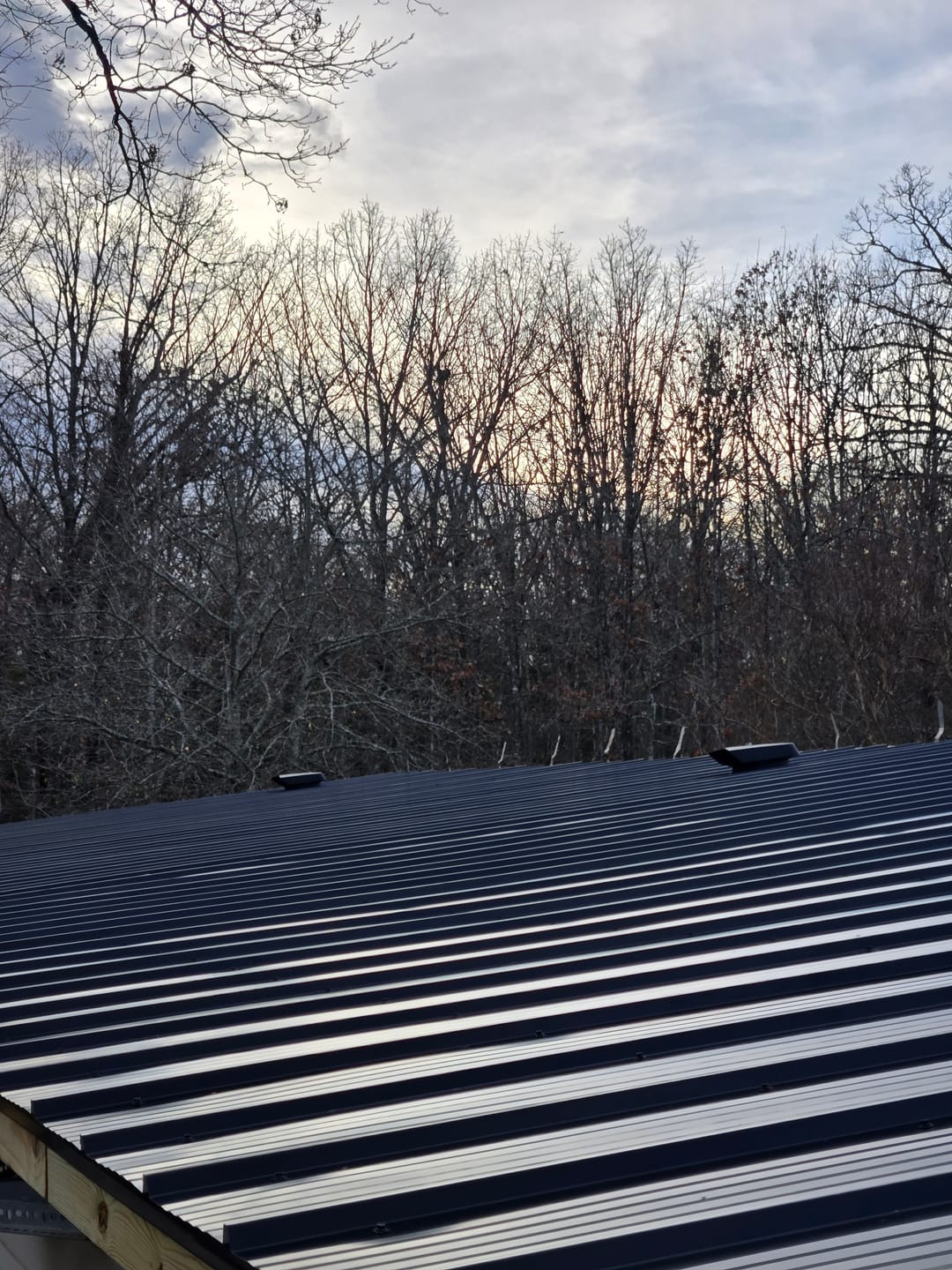 Customer photo review of Attic vent Ivent FLOW – Metal Standing Seam or Snap Lock Installation