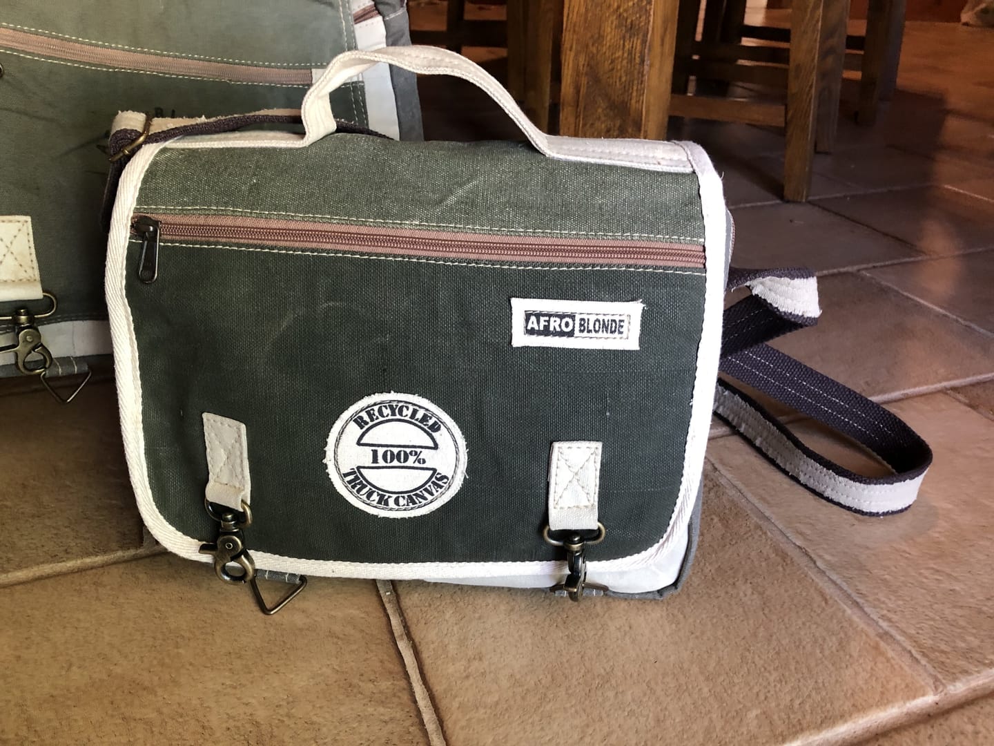 Customer photo review of Frontier Messenger Bag Medium