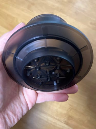 Customer photo review of TIMEMORE Gotero de agua SimpleDrip con tapa, 13 agujeros para descarga uniforme de agua, mantiene un flujo constante y estable de agua