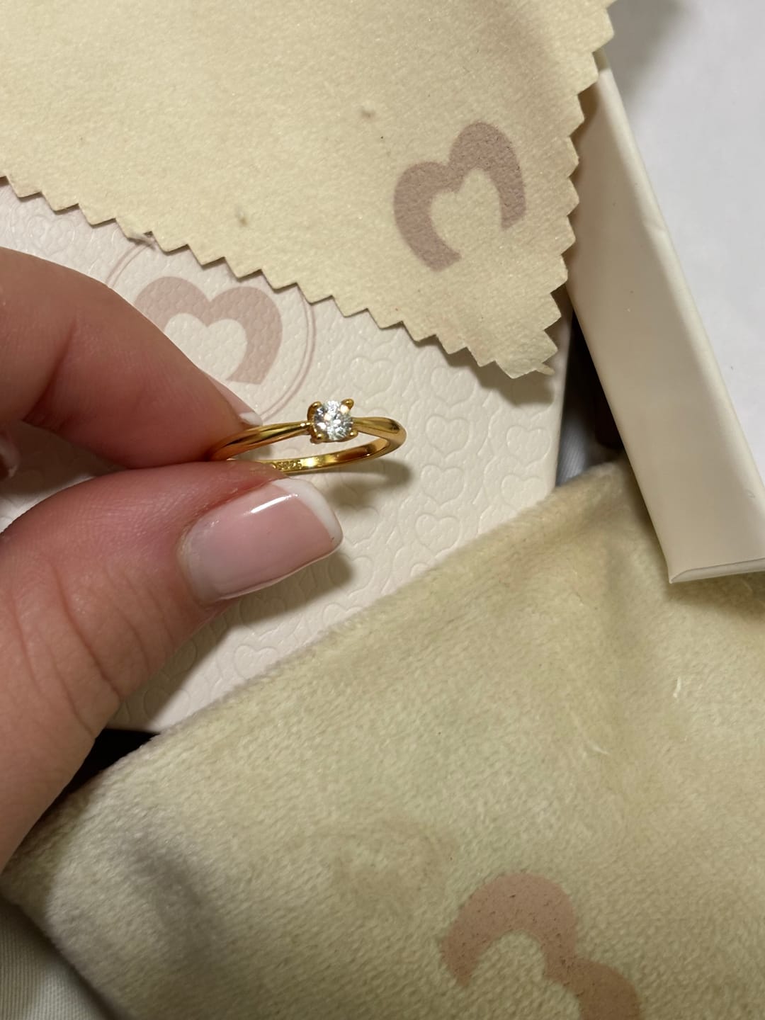 Customer photo review of Anillo Circonita Solitaria