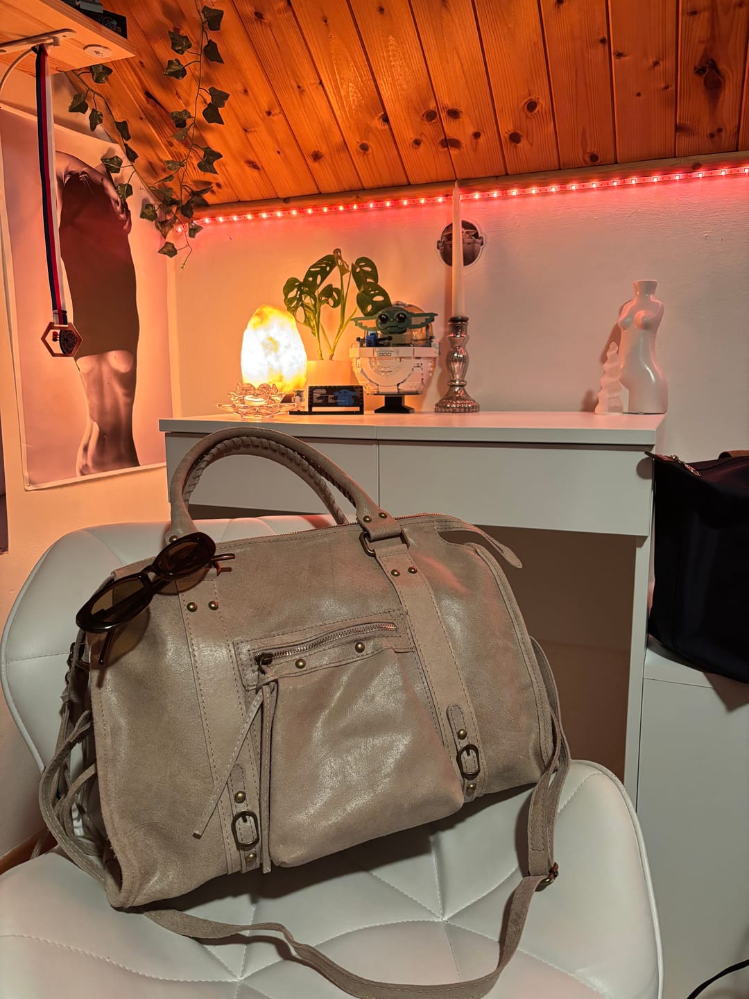 Customer photo review of It girl bag Cremé