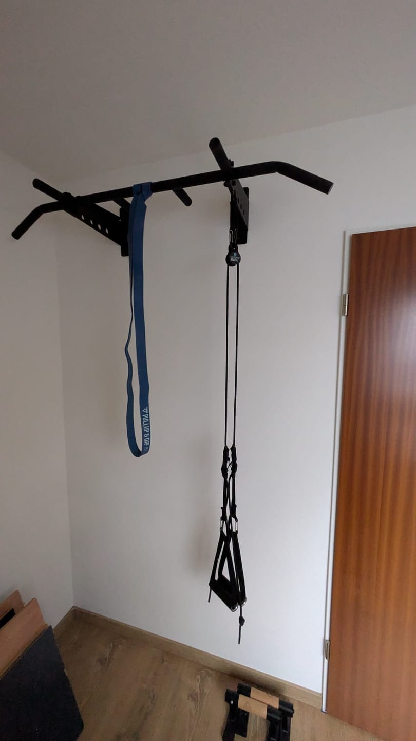 Customer photo review of Premium Pull-up bar for Wall and Ceiling