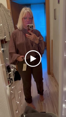 Customer video review of Bluse chocolate LITTLE POLKA DOTS dark