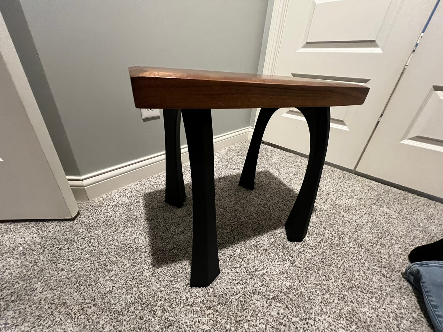 Customer photo review of Bench Legs 116 Nura 16.2" H Minimalist Modern Style
