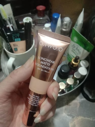 Customer photo review of O.TWO.O ULTRA LONGWEAR MATTE FOUNDATION