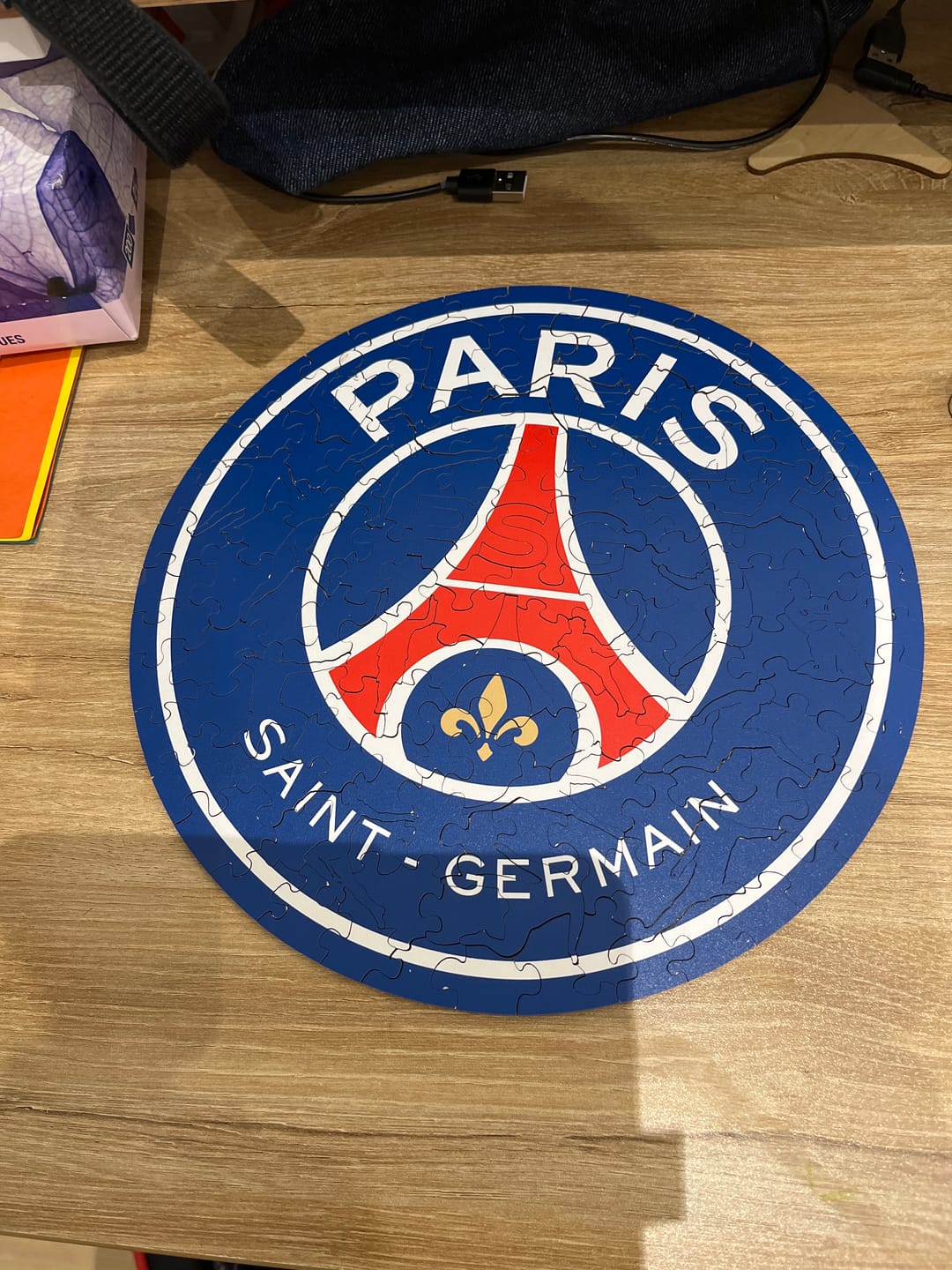 Customer photo review of Logo Paris Saint-Germain® - Puzzle en Bois