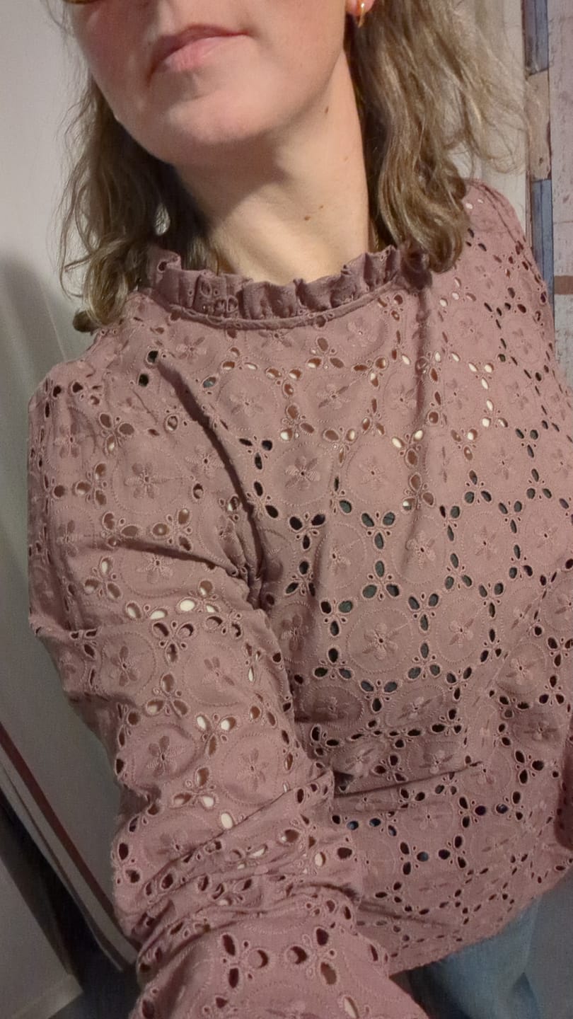 Customer photo review of Blouse  Fantine - Broderie parme