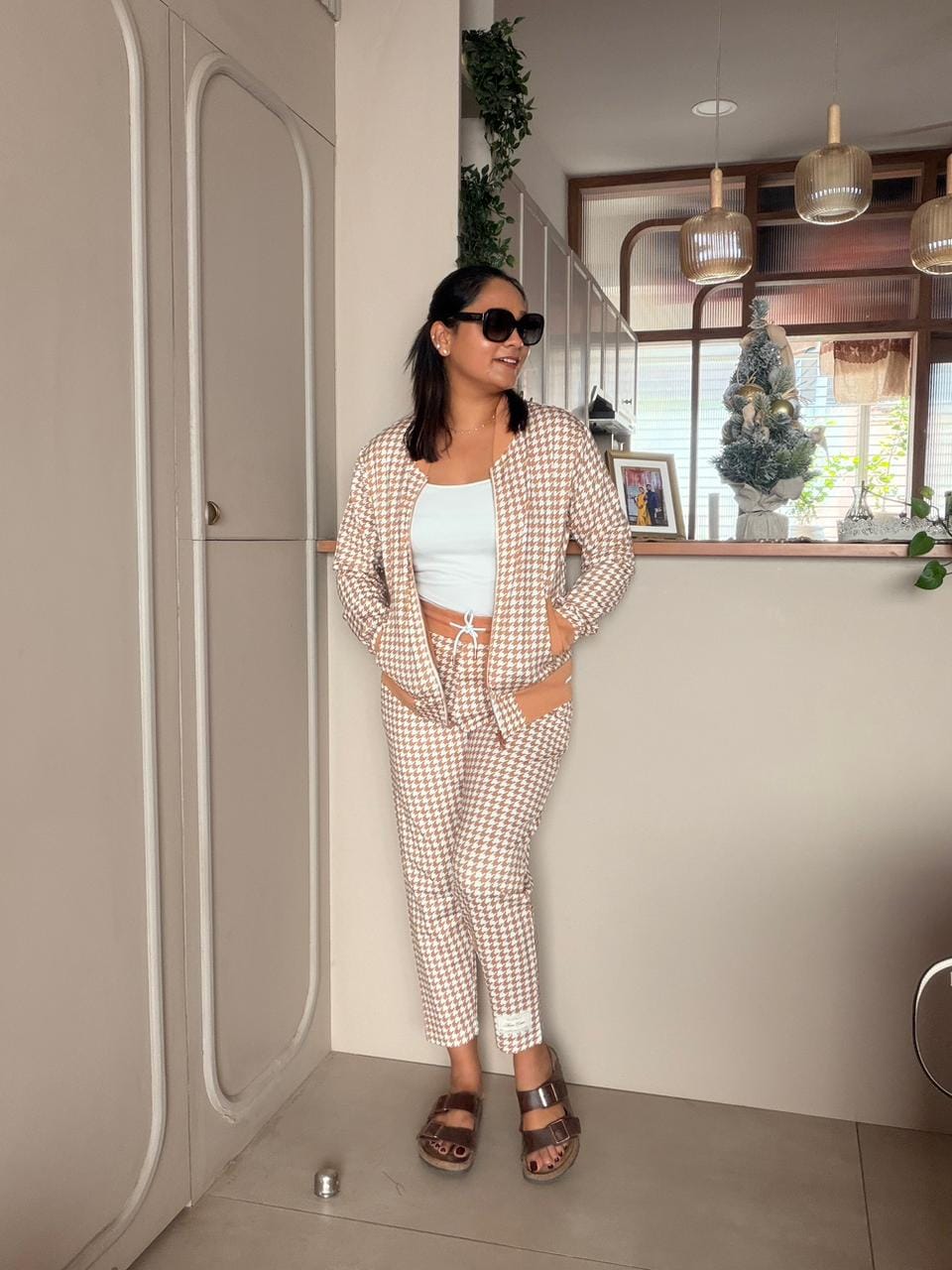 Customer photo review of iCotton Houndstooth Tapered Pants