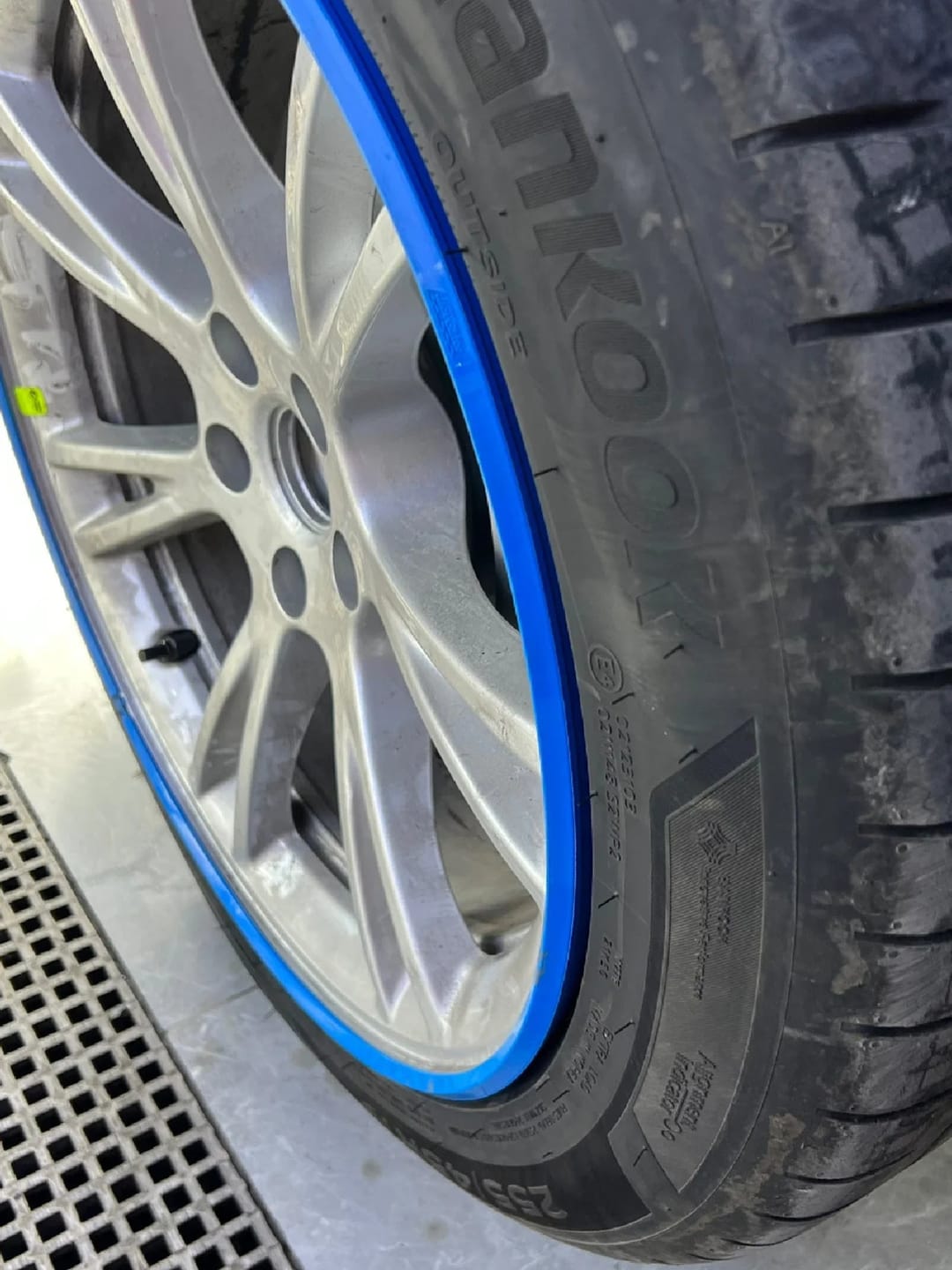 Customer photo review of Aluminum Alloy Wheel Rim Protector Rim Case for Tesla All Models (4 PCS) (2012-2025)