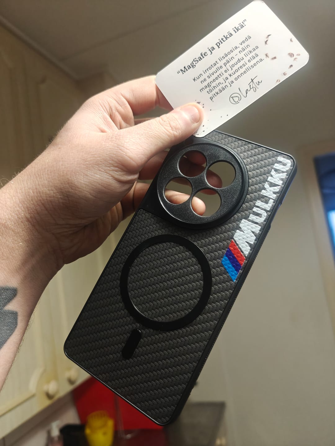 Customer photo review of KARB - Omalla logolla ja MagSafe -toiminnolla