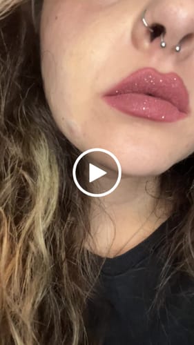 Customer video review of Sheglittary Pretty Glitter Lip Kit - viral shade