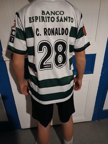 Customer photo review of Cristiano Ronaldo Sporting CP Lisbon Kids Children Number 28 Vintage Jersey KinderTrikot Set