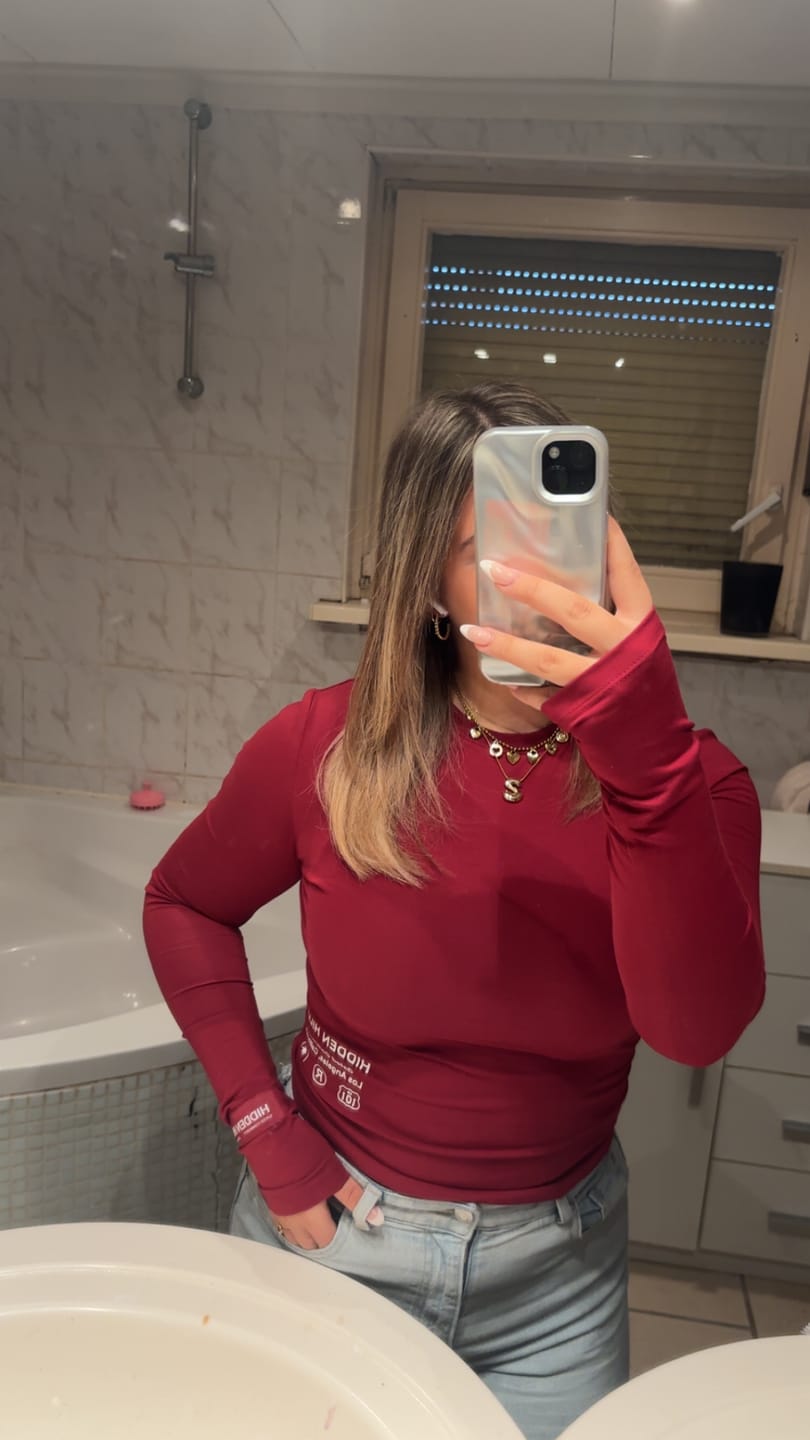 Customer photo review of LABEL LONGSLEEVE TOP BURGUNDY