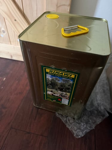 Customer photo review of Rinawi Extra Virgin Olive Oil 18L Tin Can - Free Shipping to Canada & USA
