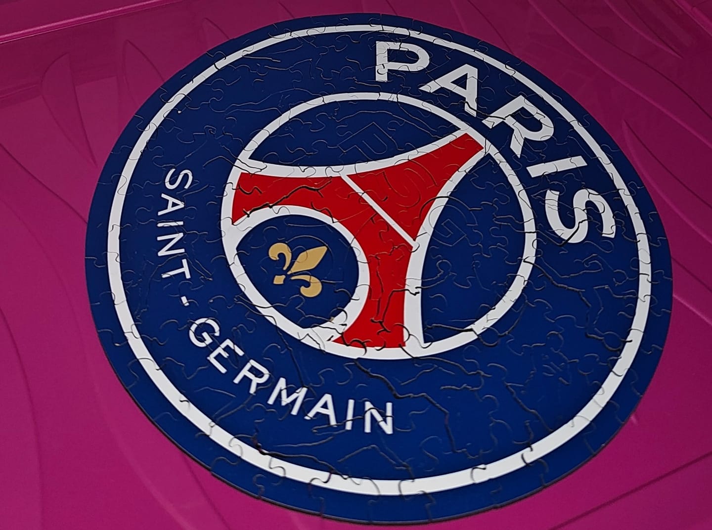 Customer photo review of PSG FC® Logo - Wooden Puzzle