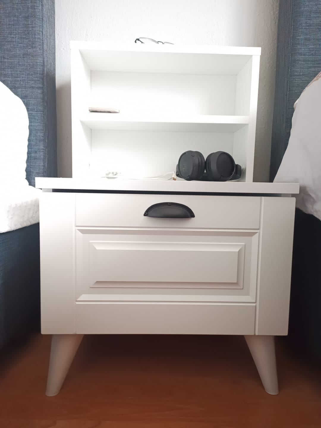 Customer photo review of Rani BD105 Komodin 2 Raflı Membran Çekmeceli Komodin Beyaz