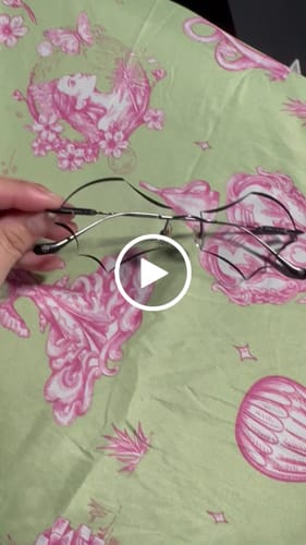 Customer video review of Batty Eyeglasses