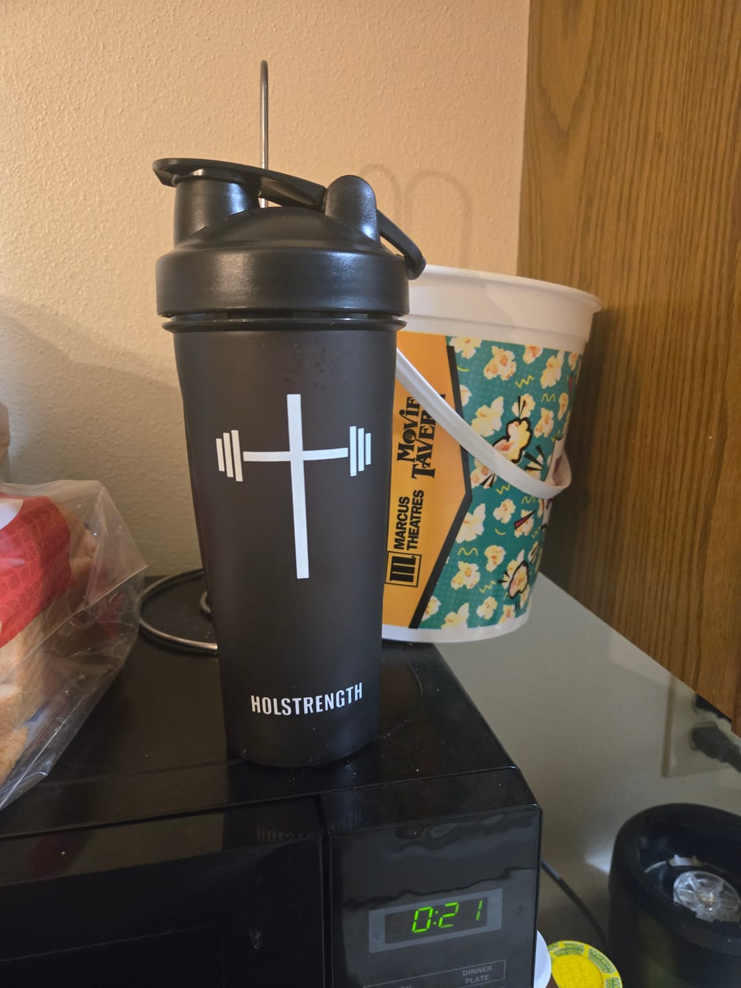 Customer photo review of HolStrength Blender Bottle