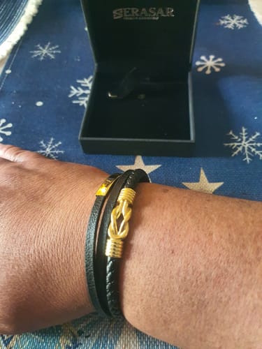 Customer photo review of Lederarmband "Proud"
