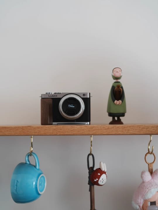 Customer photo review of Wooden L-Shaped Grip for Lumix S9 WG Design