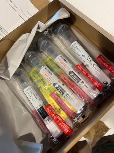 購入者が投稿した、箱に入ったマンジャロ2.5mg注射の写真。
