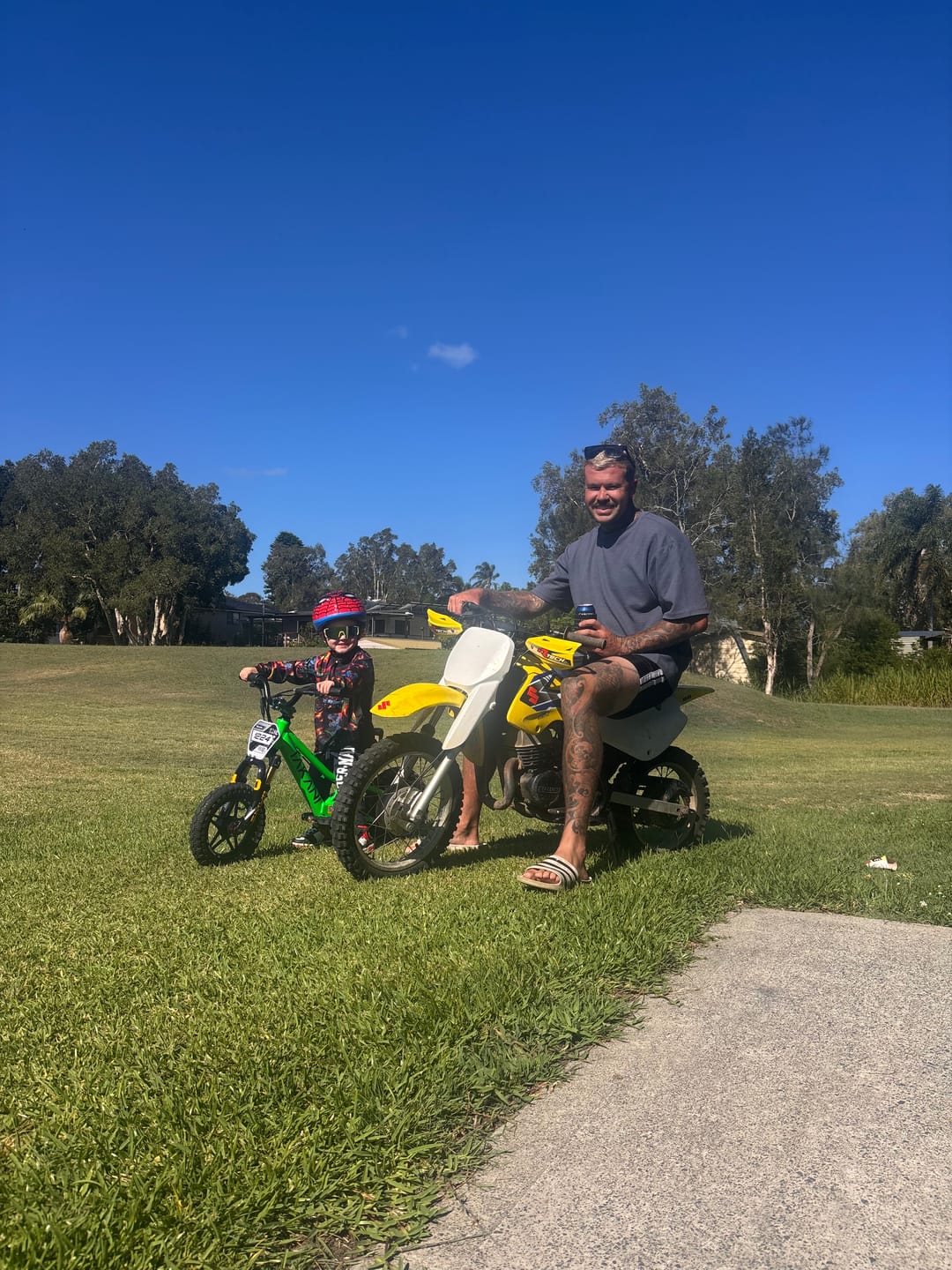 Customer photo review of Takani Electric Balance Bike 12'' - TK1224-RS Sparkle Green