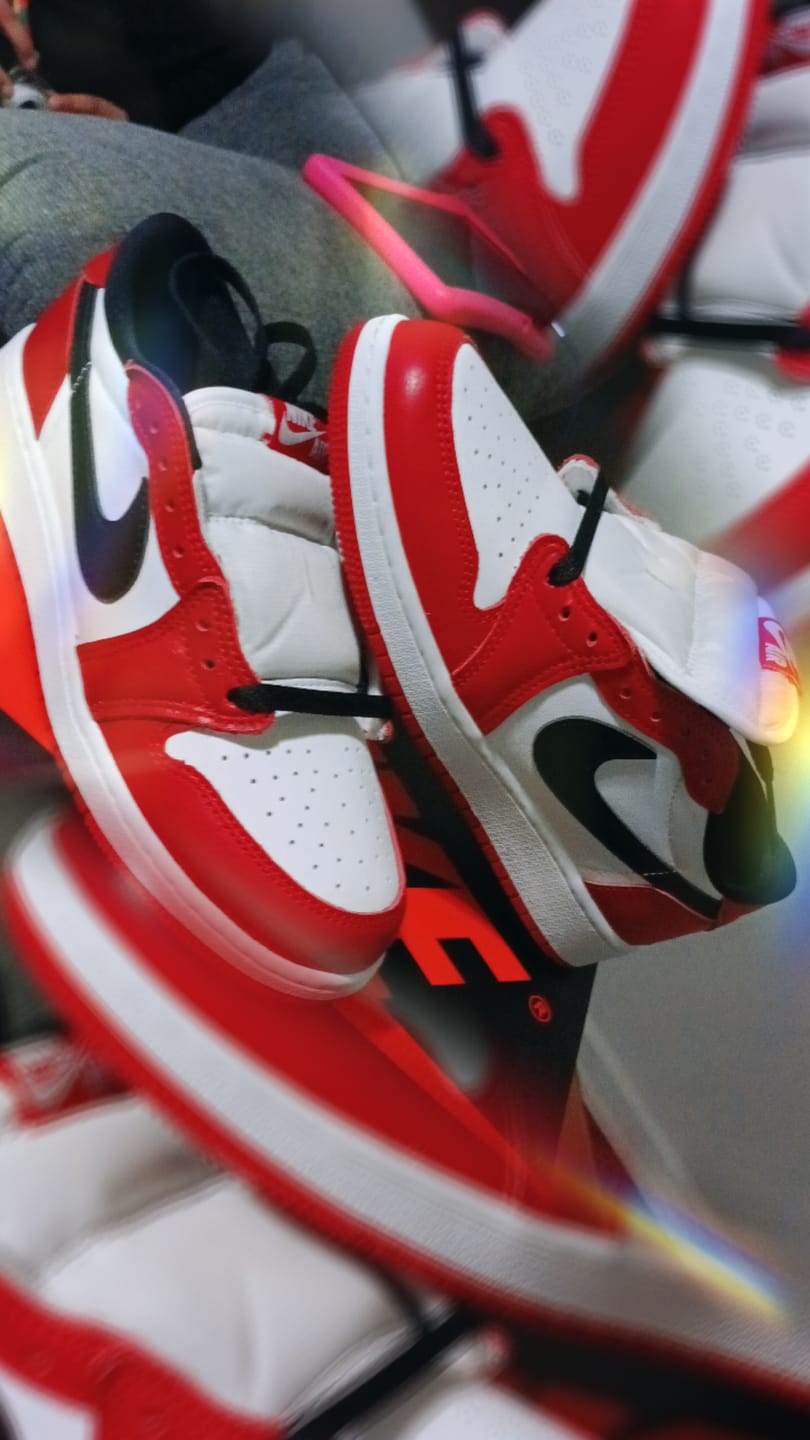 Customer photo review of Air Jordan 1 Retro Low "Chicago" - Non Adult