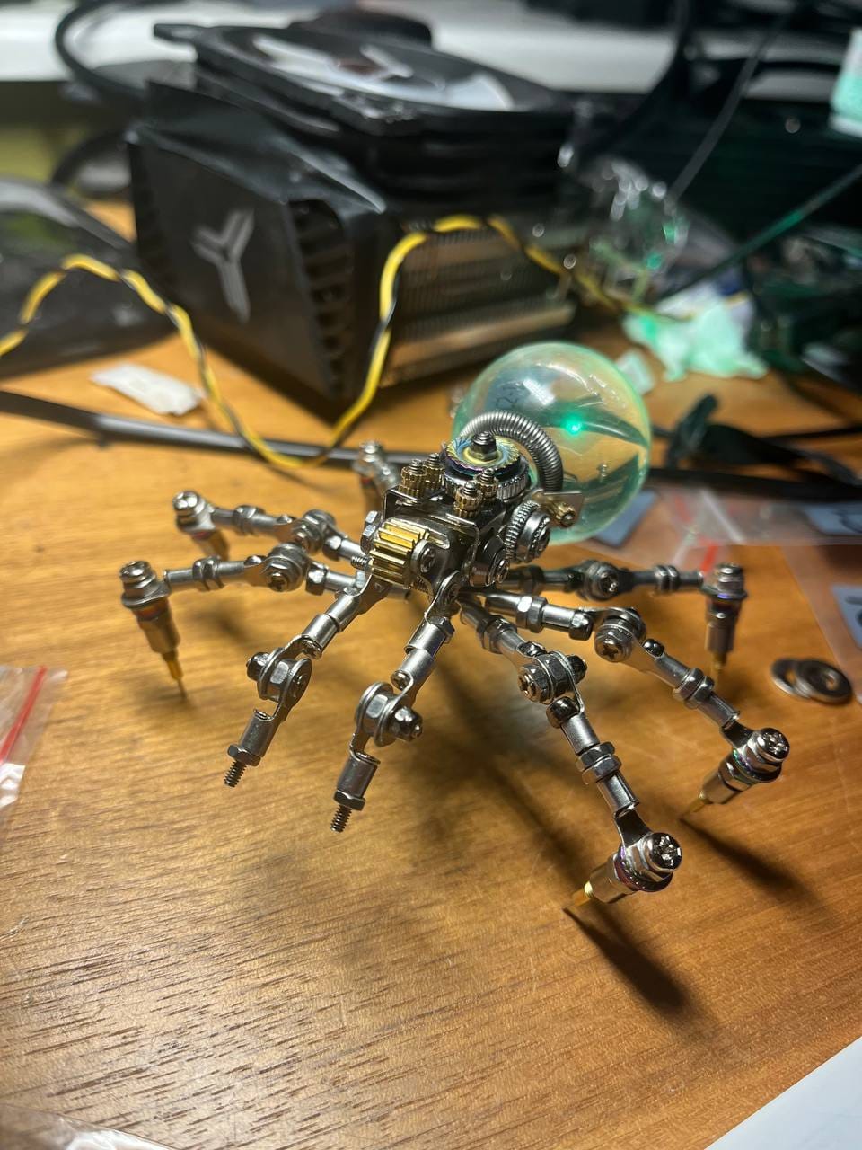 Customer photo review of Crystal Lamp Jumping Spider