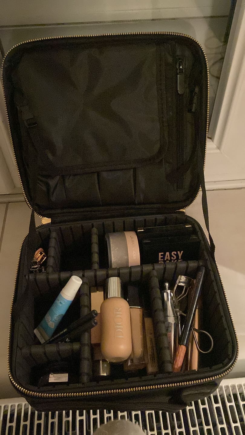 Customer photo review of Vanity Maquillage Luxe